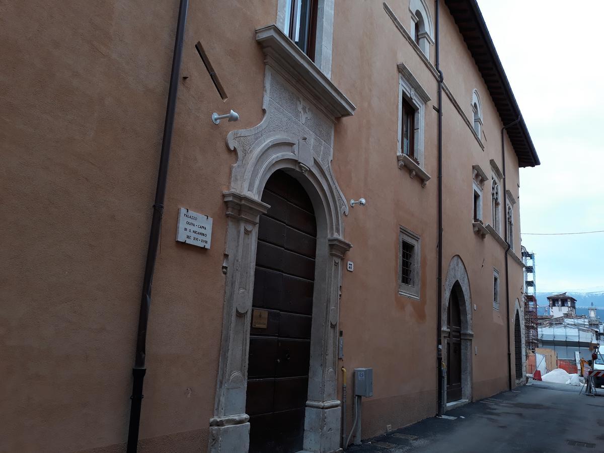 B&B Palazzo Cappa ลาควิลา ภายนอก รูปภาพ